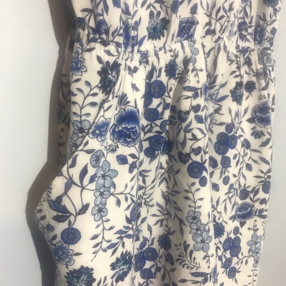 Blue Floral Romper. Size 4 - Picture 10 of 13